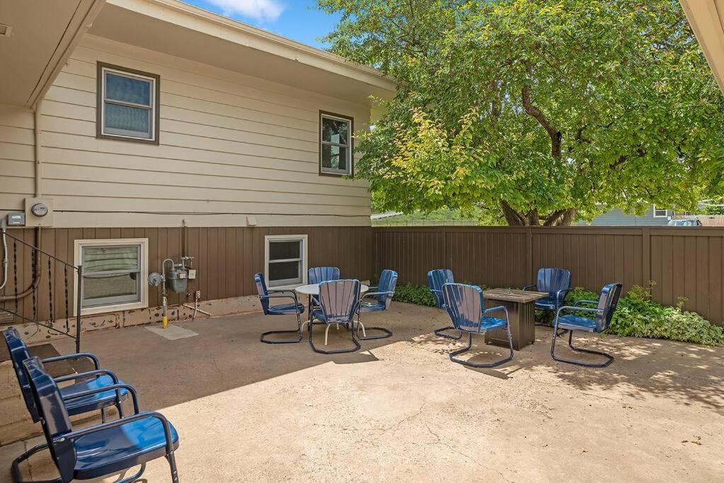 Mid-Century Magic - Huge Space Rapid City Exterior photo