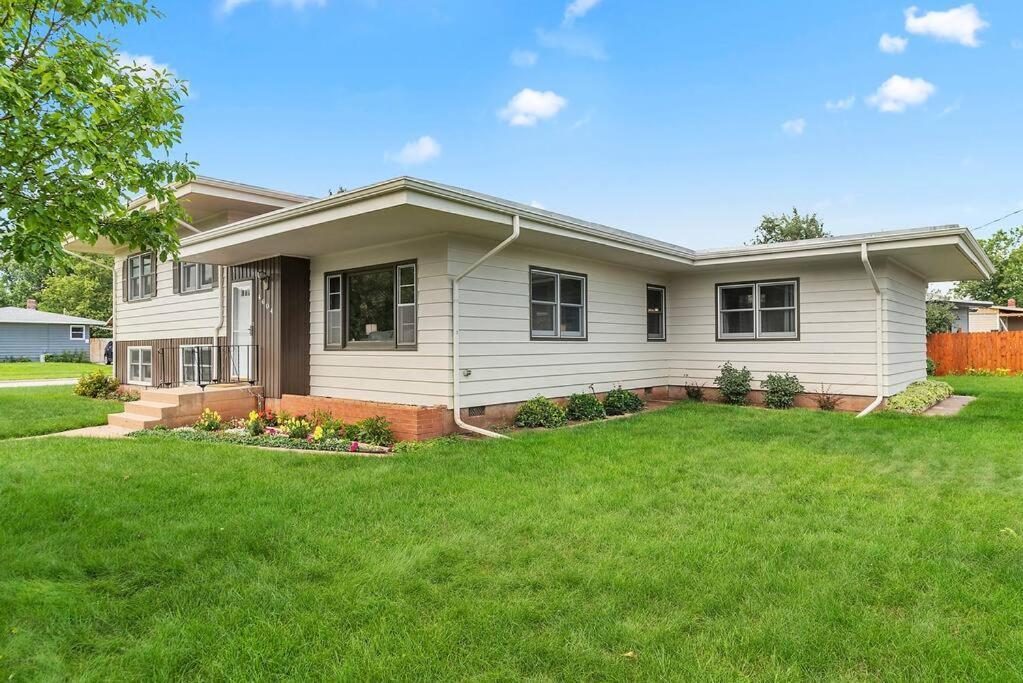 Mid-Century Magic - Huge Space Rapid City Exterior photo